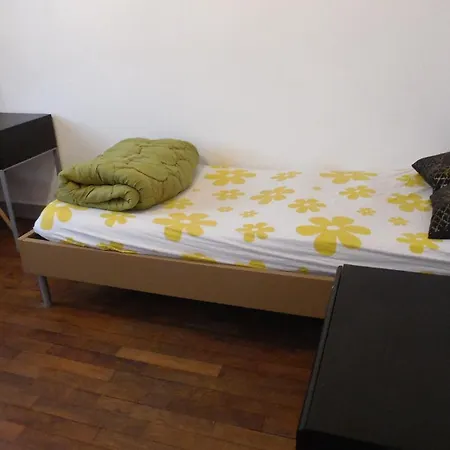 Meublee A St Cyr L Ecole Proche Versailles Rer C Et Toute Commodite Homestay Saint-Cyr-l'Ecole