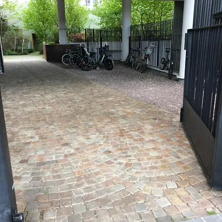 Meublee A St Cyr L Ecole Proche Versailles Rer C Et Toute Commodite Saint-Cyr-l'Ecole